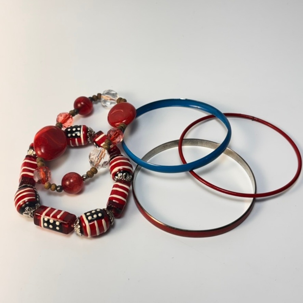 Bracelet Set Red White‎ Blue Beaded Stretch and Metal Bangle Americana 5pc